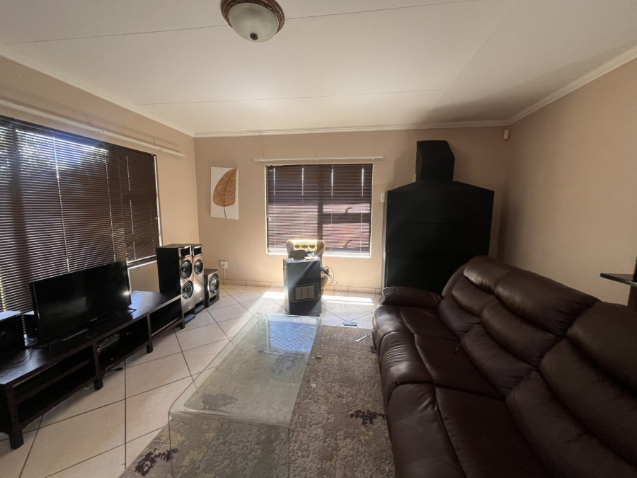 4 Bedroom Property for Sale in Lilyvale Free State